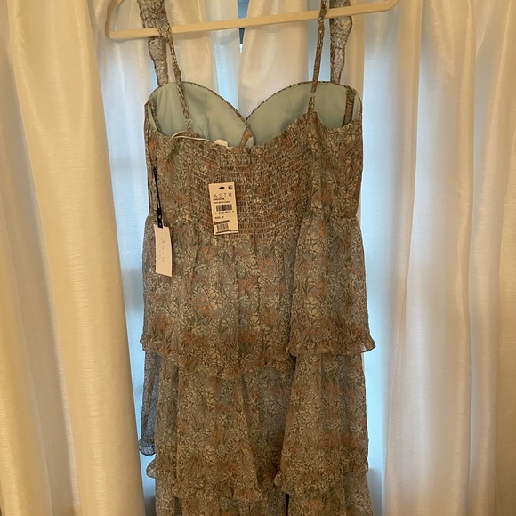 ASTR blue floral maxi dress-NWT - Picture 5 of 6